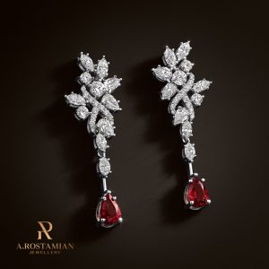 Attractive earrings with red rubies